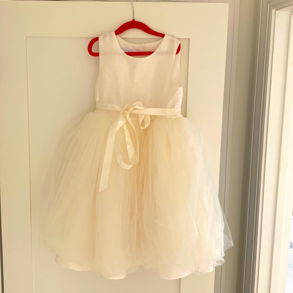 Girls size 6 flower girl dress